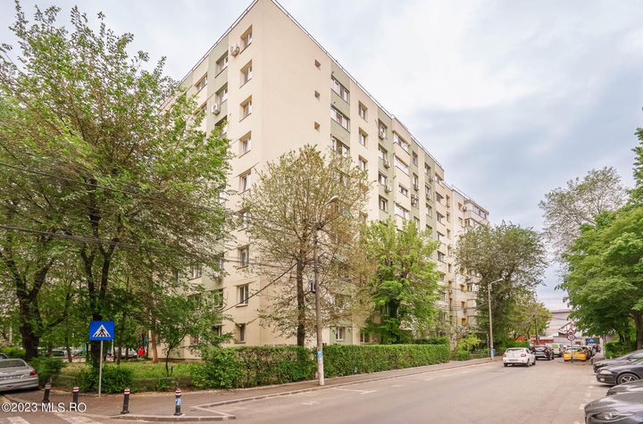 Apartament 3 camere de vanzare BASARABIA - Bucuresti anunturi imobiliare Bucuresti
