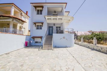 Mezonetă 3 camere, 130 metri de mare, Paralia Vrasnon anunturi imobiliare Grecia