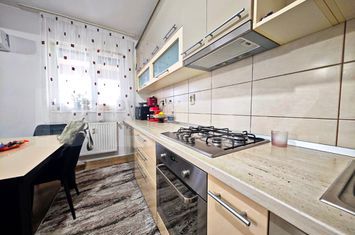 Apartament 3 camere de vanzare NUFARUL - Bihor anunturi imobiliare Bihor