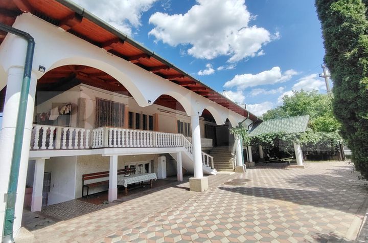 Casă - 8 camere de vanzare TARGU MURES - Mures anunturi imobiliare Mures