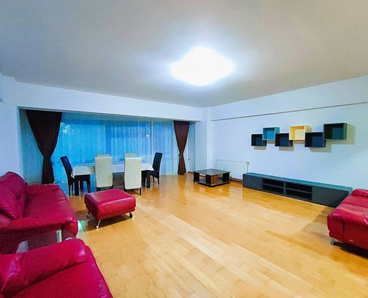 Apartament 3 camere Delfinariu, 104 mp