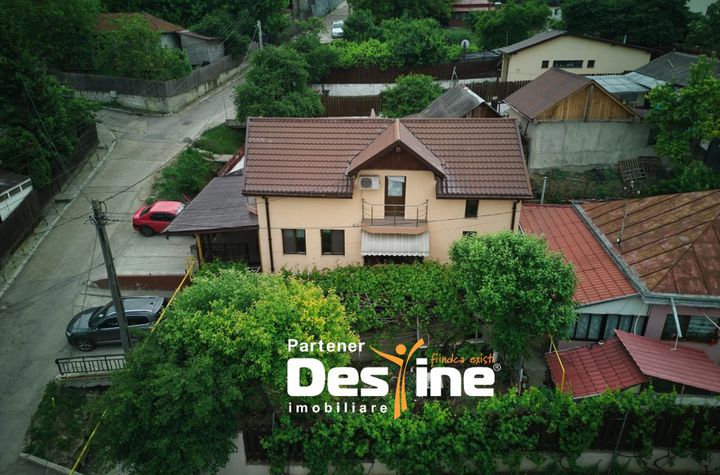 Vilă - 4 camere de vanzare IASI - Iasi anunturi imobiliare Iasi