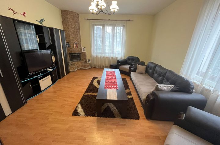 Vilă - 6 camere de vanzare COMPLEX STUDENTESC - Timis anunturi imobiliare Timis