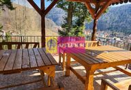 600.000 €, Spațiu comercial