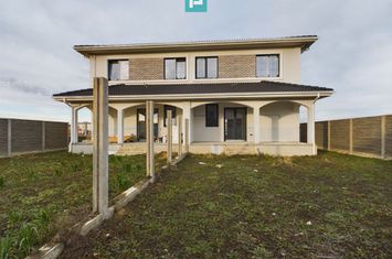 Duplex exclusivist în cartier Europa – 5 camere, 3 băi, curte de 307 anunturi imobiliare Timis