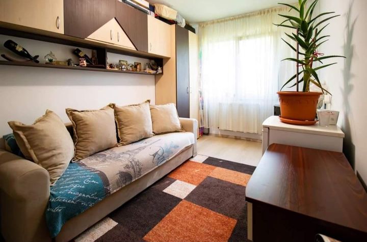 Apartament 3 camere de vanzare ASTRA - Brasov anunturi imobiliare Brasov