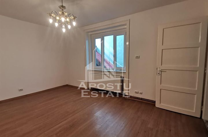 Apartament 2 camere, etaj intermediar, centrala proprie Piata Traian anunturi imobiliare Timis
