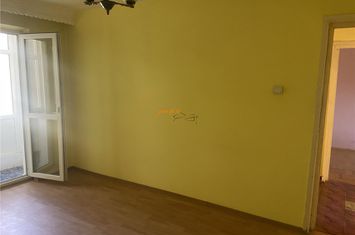 Apartament 4 camere de vanzare SUD - Vrancea anunturi imobiliare Vrancea