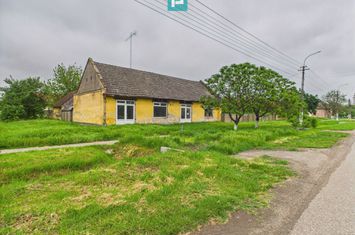 Casă de reabilitat pe teren generos- Comuna Variaș anunturi imobiliare Timis