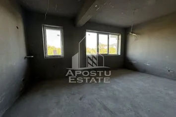 Apartamente cu 3 camere disponibile imediat, curte de 103 mp. anunturi imobiliare Timis