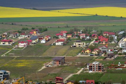 Criza de dinainte de criză: anii în care apartamentele costau 10.000 dolari şi profiturile erau colosale