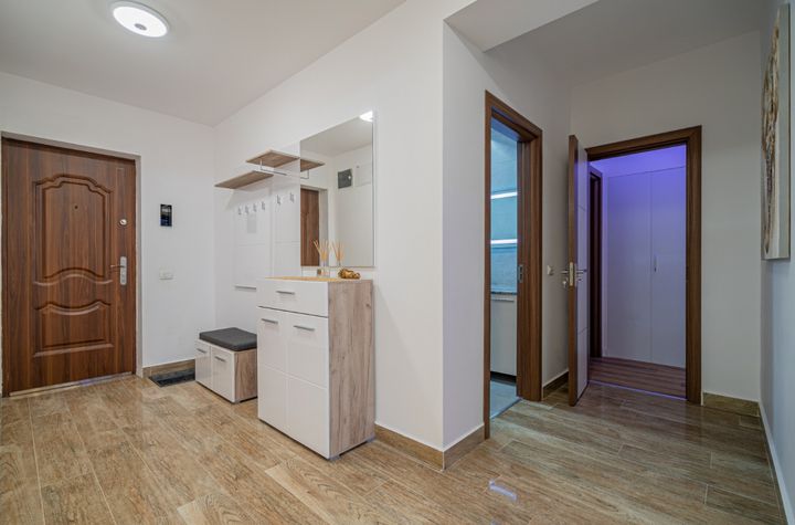 Apartament 3 camere de inchiriat TRACTORU - Brasov anunturi imobiliare Brasov