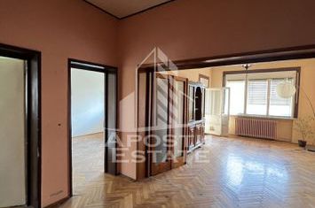Ap de renovat cu vedere la punctele cardinale anunturi imobiliare Timis