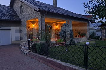 Casă - 3 camere de vanzare BACAU - Bacau anunturi imobiliare Bacau
