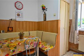 Apartament 4 camere de vanzare ASTRA - Brasov anunturi imobiliare Brasov
