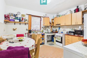 Casă lângă Spitalul Județean – Cabinete/Birouri anunturi imobiliare Bihor