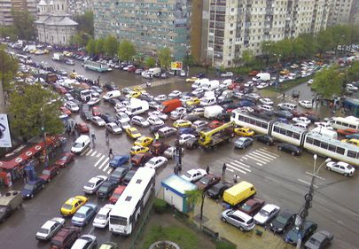 Bucureştiul pare neîncăpător? Primăria anunţă că greul abia urmează. Până în 2017, toate străzile ar putea fi blocate