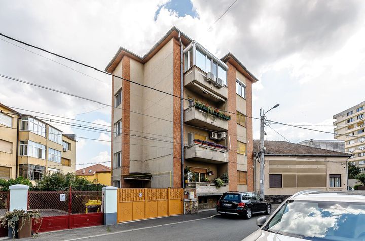 Apartament cu 4 camere LUX, zona Gloria – Pedagogic – Malul Mureșului anunturi imobiliare Arad