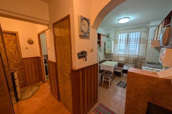 Apartament 3 camere de vanzare BUHUSI - Bacau anunturi imobiliare Bacau