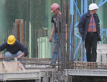 România a avut în octombrie un declin anual al sectorului construcţiilor peste media din UE