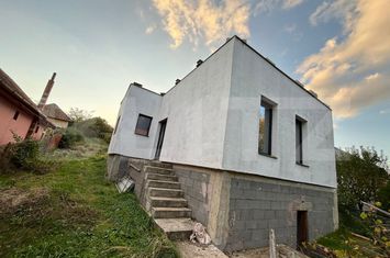 Casă - 4 camere de vanzare GURUSLAU - Salaj anunturi imobiliare Salaj