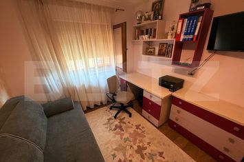 Apartament 3 camere de vanzare TRACTORU - Brasov anunturi imobiliare Brasov