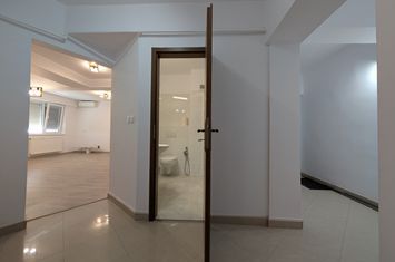 Apartament 3 camere de vanzare ULTRACENTRAL - Bacau anunturi imobiliare Bacau