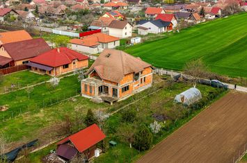PRET NOU! Casă 6 camere - la roșu - Zimandcuz, Arad – COMISION 0 anunturi imobiliare Arad