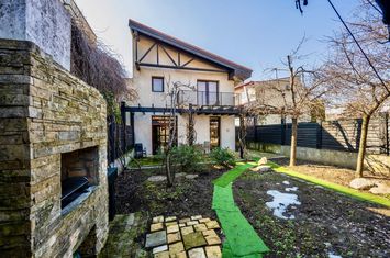 Casa din Poveste disponibilă spre Vânzare - Lacul Baneasa anunturi imobiliare Bucuresti
