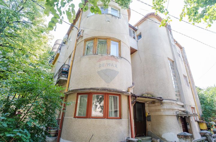Apartament cu 4 camere de vânzare în zona Piața Unirii anunturi imobiliare Iasi
