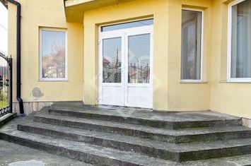 Apartament la casa de vanzare 88 mp si curte proprie in Iosia anunturi imobiliare Bihor
