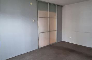 Apartament 3 camere de vanzare CENTRAL - Valcea anunturi imobiliare Valcea