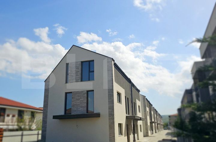 Vilă - 4 camere de vanzare FLORESTI - Cluj anunturi imobiliare Cluj