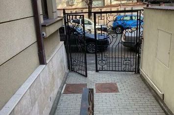 Cladire de birouri langa Metrou Stefan Cel Mare | 300 MP anunturi imobiliare Bucuresti