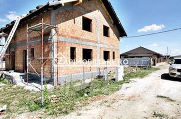 Casa 3 camere 2 bai,100mp,250 mp teren anunturi imobiliare Mures