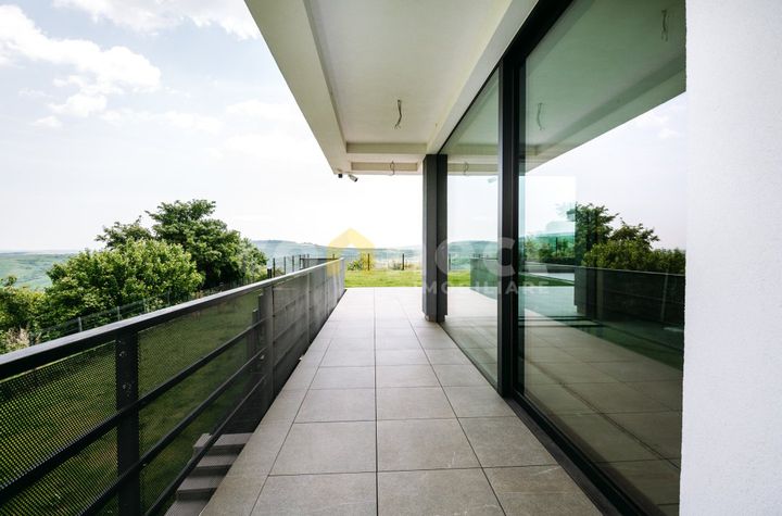 Vilă - 7 camere de vanzare CLUJ-NAPOCA - Cluj anunturi imobiliare Cluj