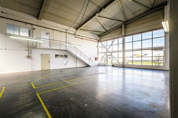 Hală industrială ideală pentru producție sau showroom în Arad anunturi imobiliare Arad