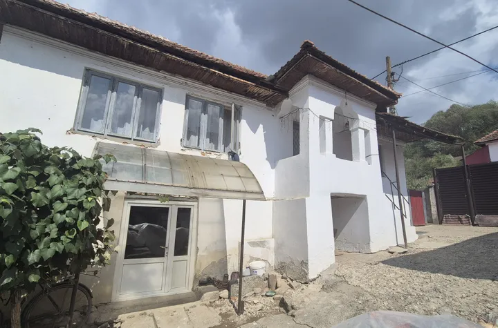 Casă - 3 camere de vanzare BENGESTI-CIOCADIA - Gorj anunturi imobiliare Gorj