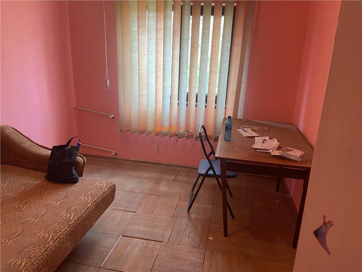 Apartament 3 camere de vanzare GARA - Vrancea anunturi imobiliare Vrancea