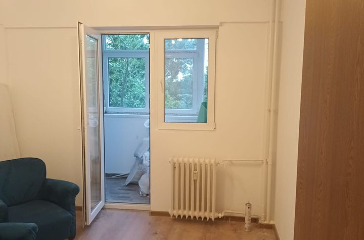 Apartament Piata Trapezului , renovat acum - etaj 2/10  - Auchan 1 Decembrie anunturi imobiliare Bucuresti