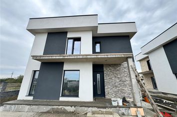 Vilă - 5 camere de vanzare NORD - Vrancea anunturi imobiliare Vrancea