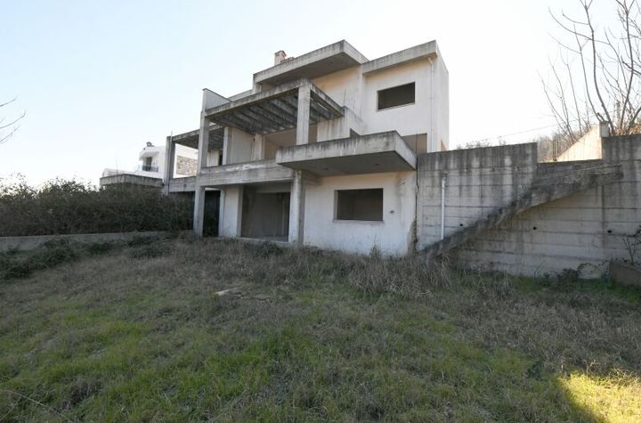 Mezonetă 3 niveluri, 400 mp în Σέρρες anunturi imobiliare Grecia