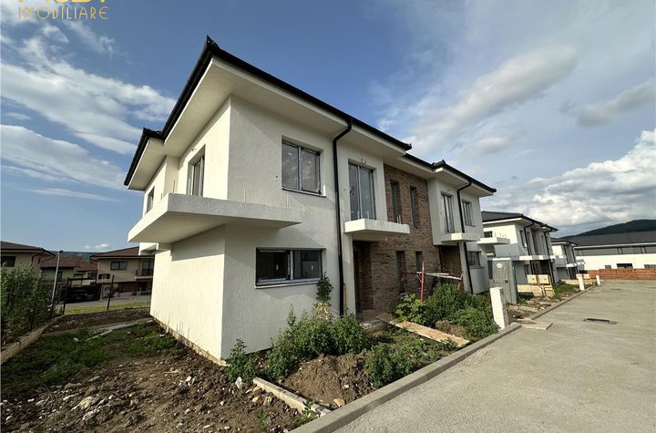 Vilă - 4 camere de vanzare FLORESTI  - Cluj anunturi imobiliare Cluj