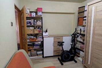 Apartament 3 camere de vanzare ROMAN - Neamt anunturi imobiliare Neamt