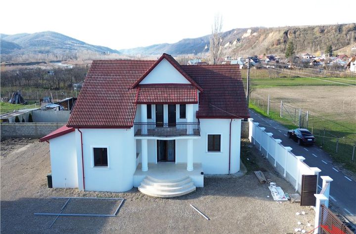 Casă - 4 camere de vanzare ODOBESTI - Vrancea anunturi imobiliare Vrancea