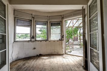 Casă pe Str. Dorobanților | 716 mp teren | Pârneava anunturi imobiliare Arad