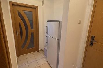 Inchiriez apartament 2 camere zona Drumul Taberei, Str. Râul Doamnei, renovat si igienizat, langa metrou Râul Doamnei. anunturi imobiliare Bucuresti