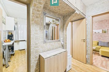 Apartament cu 2 camere la parter în Vlaicu anunturi imobiliare Arad