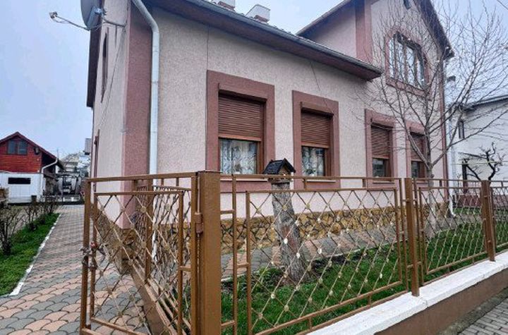 Vilă - 8 camere de vanzare RADAUTI - Suceava anunturi imobiliare Suceava