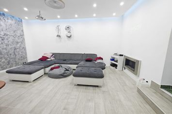 Vilă - 6 camere de vanzare DAMBOVITA - Timis anunturi imobiliare Timis